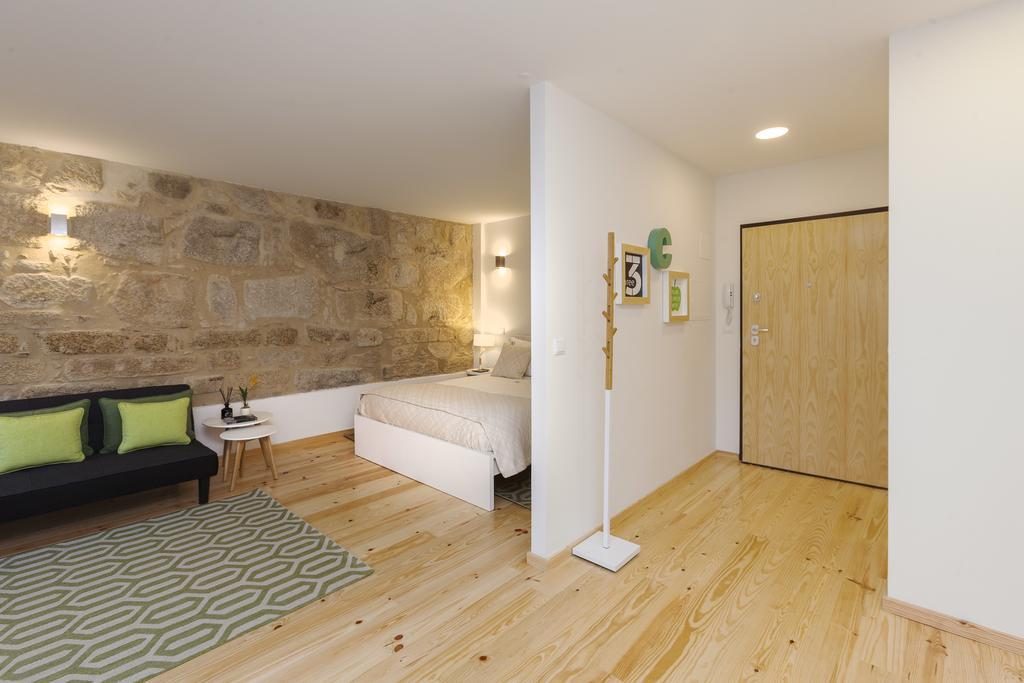 Oporto Local Studios Rom bilde